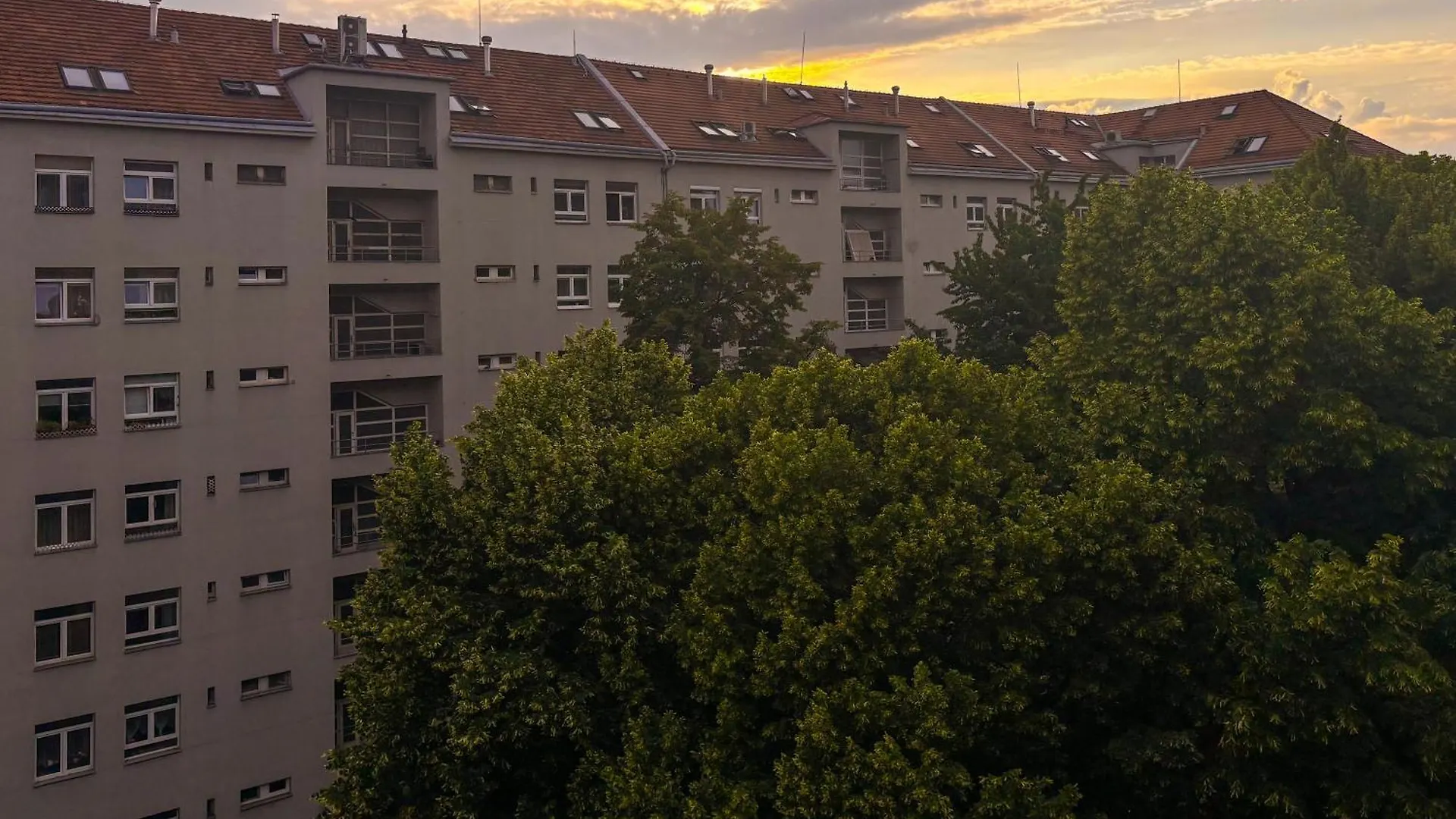 פראג Lovely Apartment Near The City Center