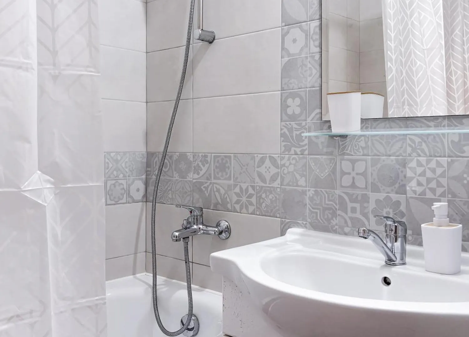 פראג Lovely Apartment Near The City Center