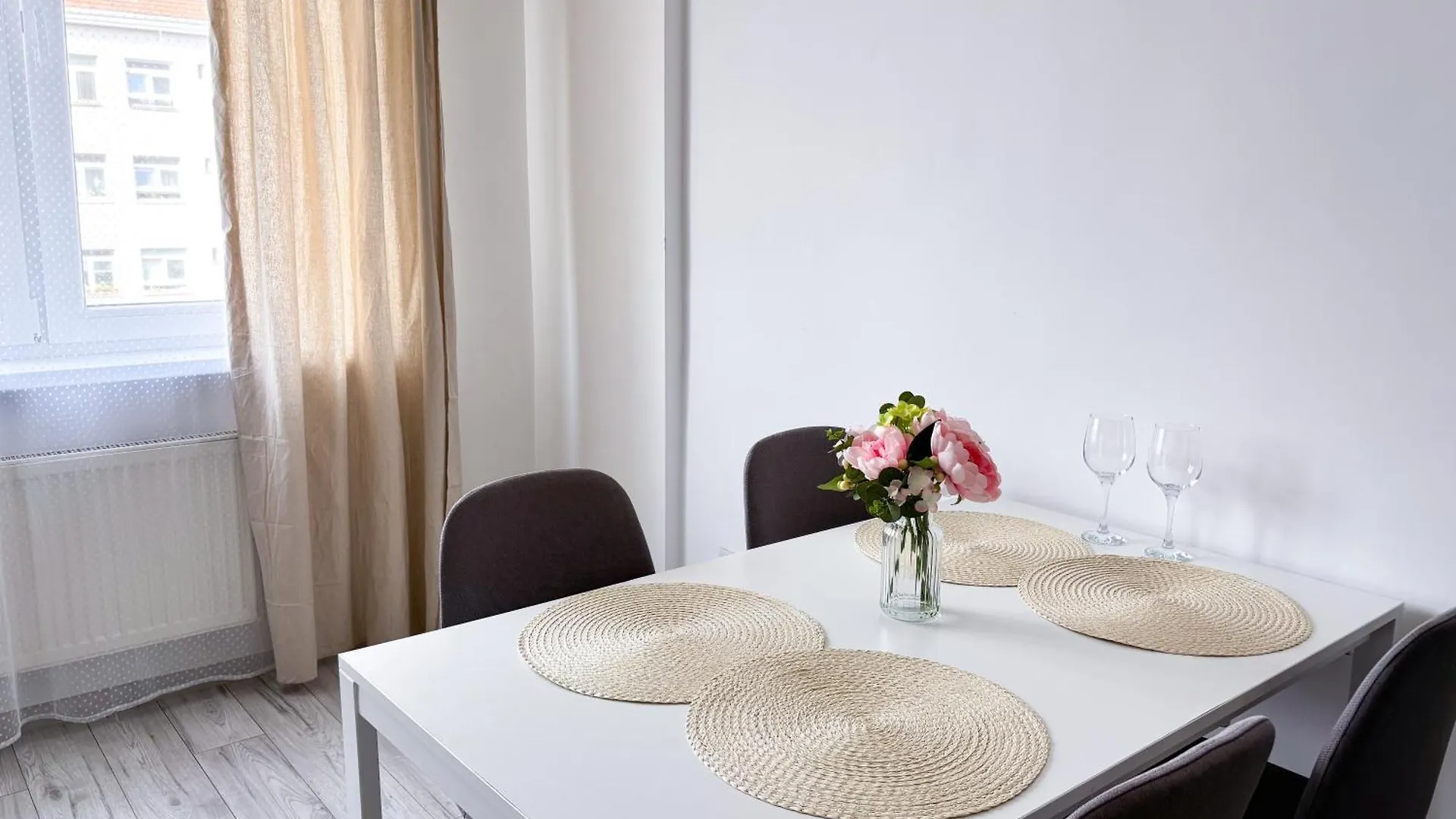 פראג Lovely Apartment Near The City Center